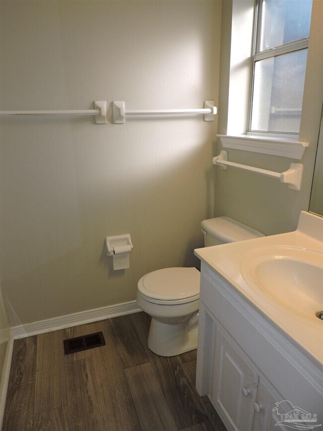 Building Photo - 6423 Lake Charlene Ln