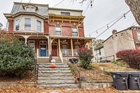 Building Photo - 811 N Van Buren St