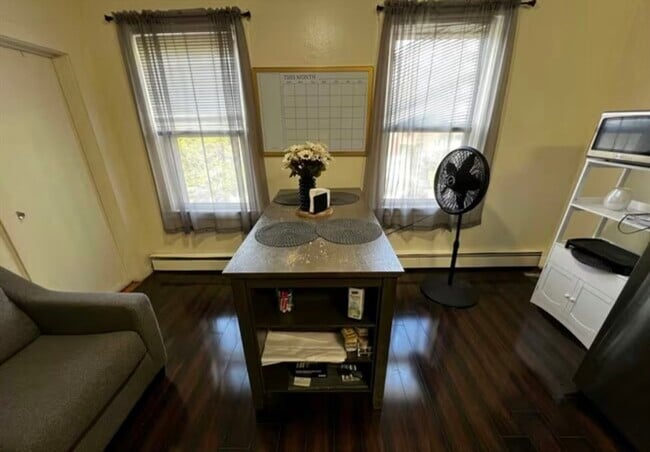 Building Photo - 1576 Tremont St