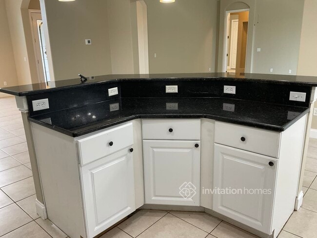 Building Photo - 2623 S Biscayne Dr