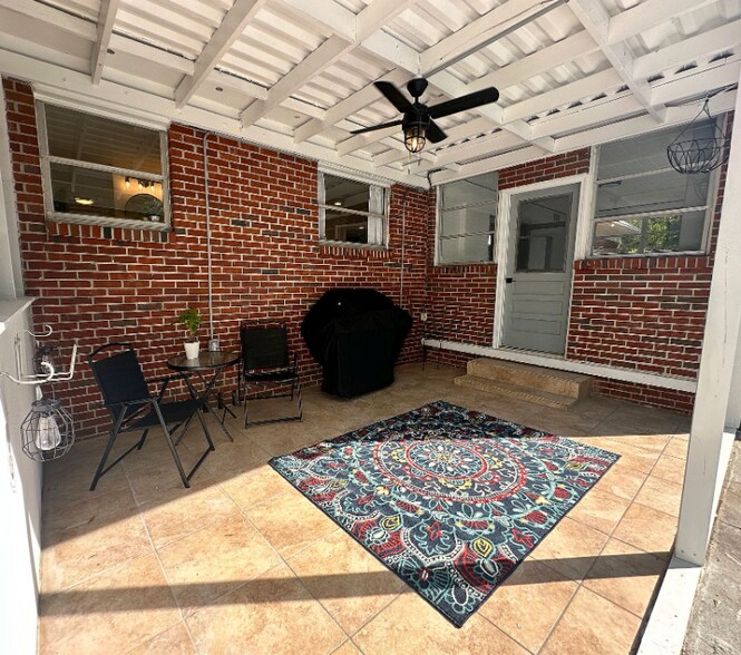 Building Photo - 1118 Brookmont Ave E