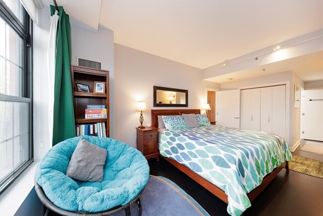 Building Photo - 29 Otis St