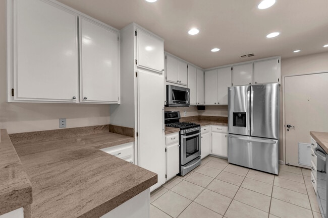 Building Photo - 74558 Monteverde Way