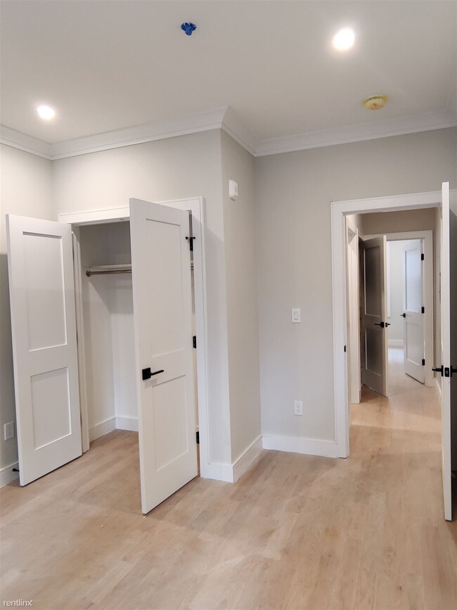 Building Photo - 4 br, 1 bath Condo - 161 Allston St Apt 6E...