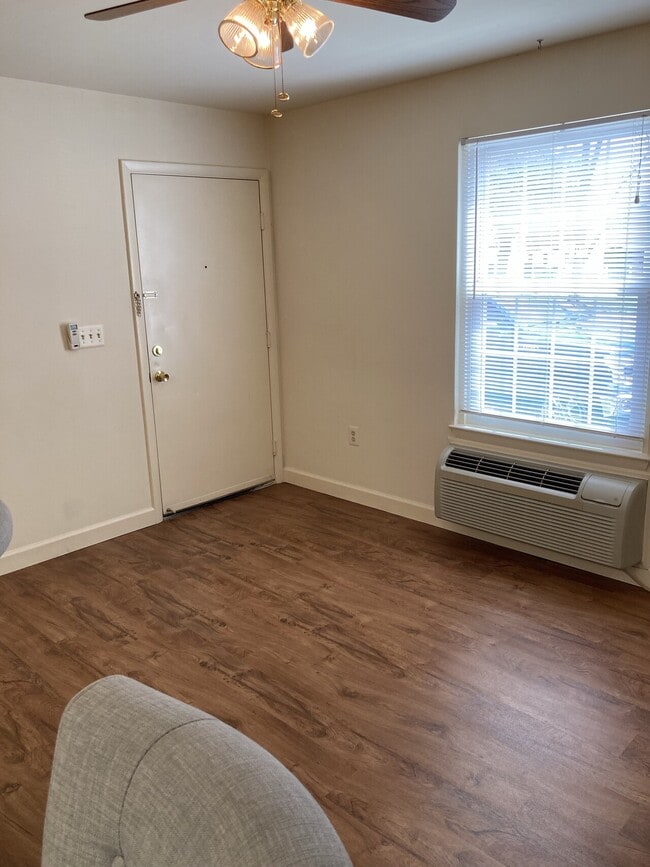 Building Photo - Broadway Apartments