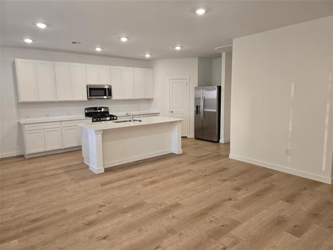 Building Photo - 20517 Deer Creek Dr