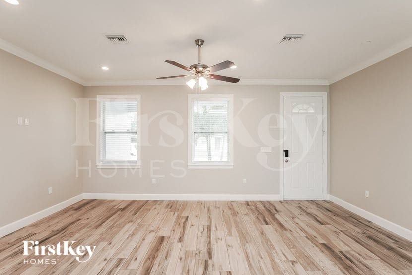 Building Photo - 6702 Cocos Dr