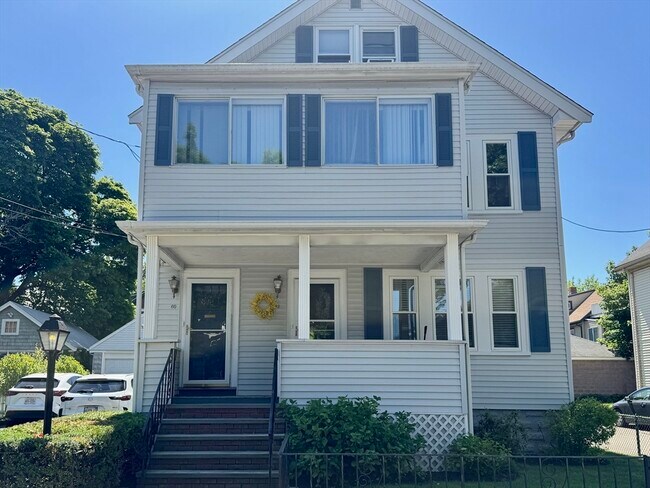 Building Photo - 62 Varnum St