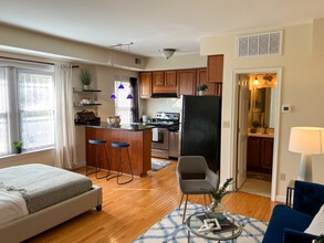 Building Photo - 1321 Fairmont St NW