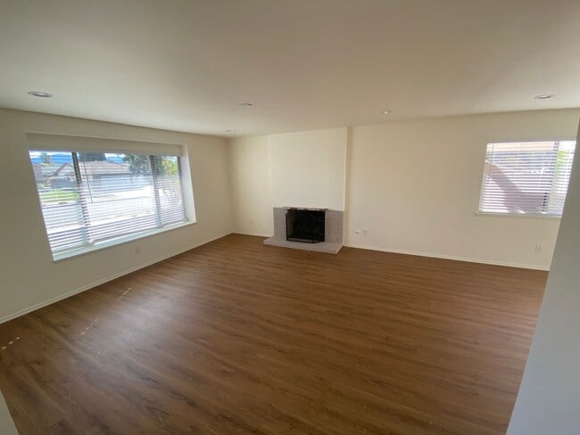 Building Photo - Summerfield Home