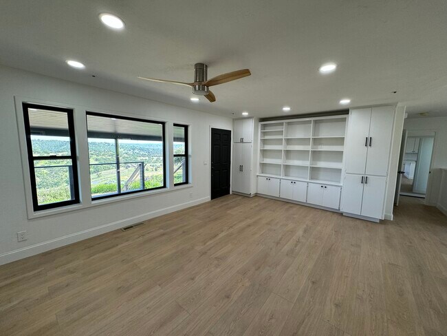 Building Photo - 5430 Sunny Ridge Pl