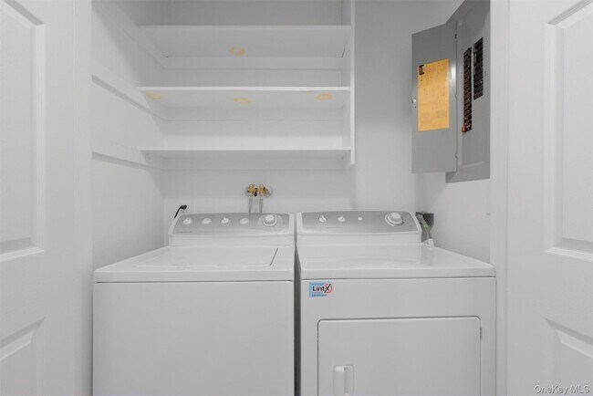 Building Photo - 180 Heritage