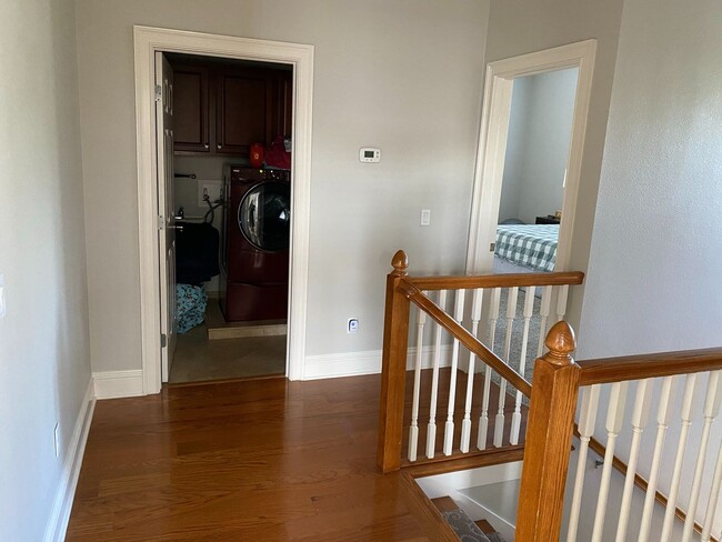 Building Photo - Secluded 4 Bed 3.5 Bath Near MacDill