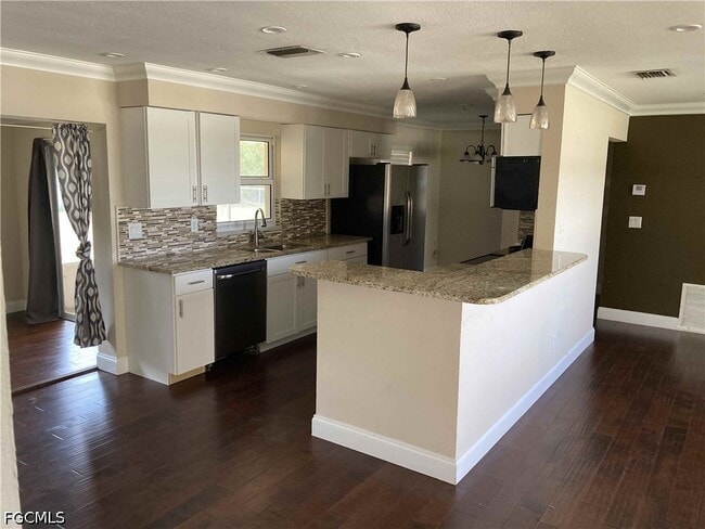 Building Photo - 724 Sesame Ct