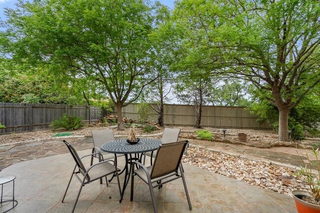 Building Photo - 2812 Cascade Falls Dr