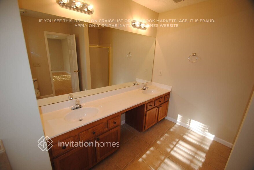 Building Photo - 5690 Sugar Crossing Dr