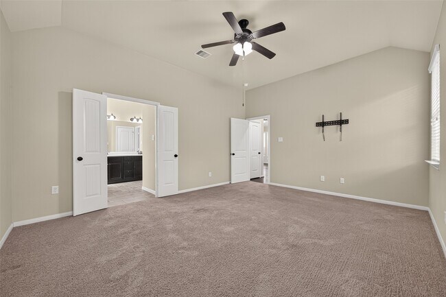 Building Photo - 24311 Piazza Dr