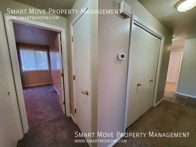 Building Photo - 4418 N Oxbow Pl
