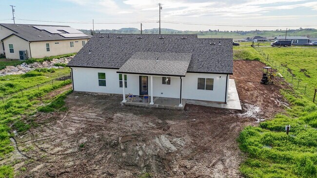 Building Photo - 2775 Village Dr