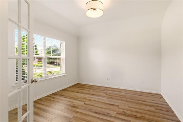 Building Photo - 2201 Willow Creek Dr