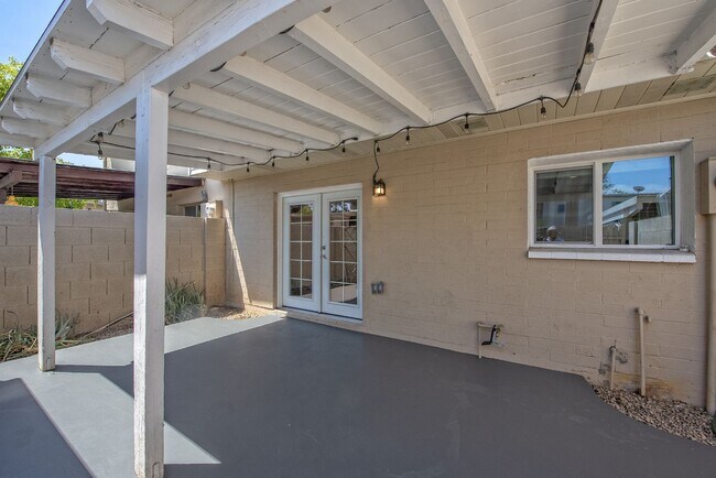 Building Photo - 6841 E Osborn Rd