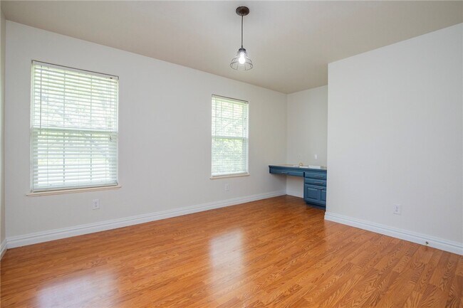 Building Photo - 14198 Rolling Hills Dr