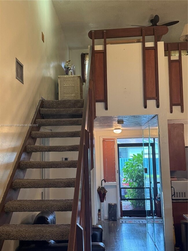 Building Photo - 6981 SW 36th Dr