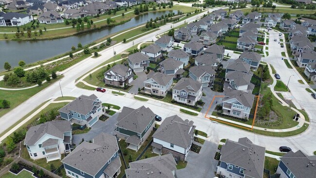 Building Photo - 21202 Creeping Bentgrass Dr