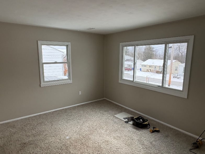 Building Photo - 147 S Surry Rd