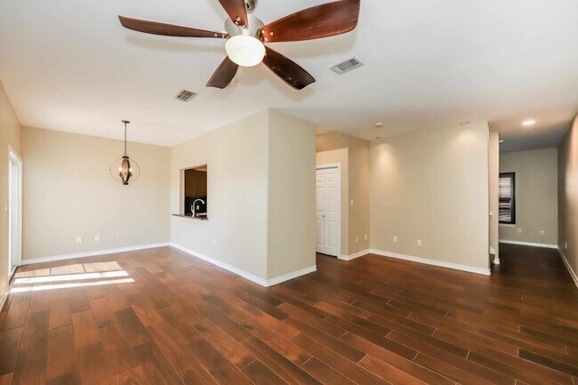 Building Photo - 2445 Monarch Dr