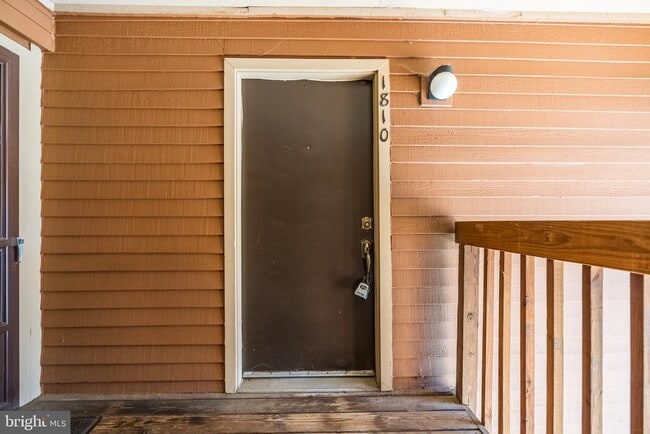 Building Photo - 1810 Woodhollow Dr