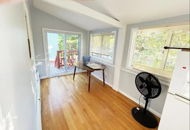 Building Photo - 40 Plymouth St