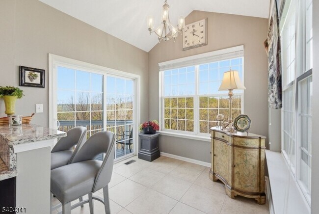 Building Photo - 263 Winding Hill Dr