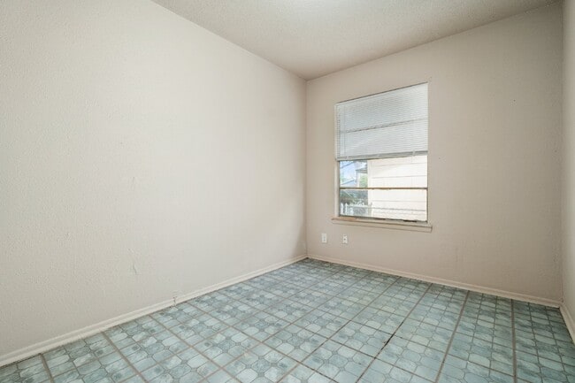 Building Photo - 5710 Broken Lance St