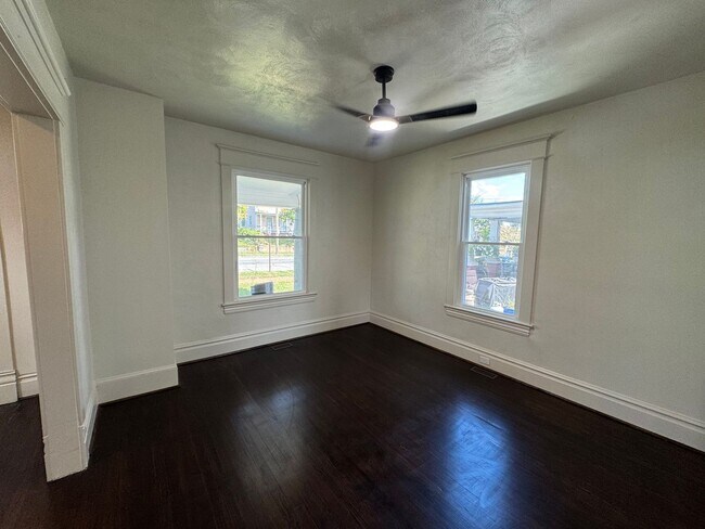 Building Photo - Updated 3-Bedroom, 2-Bath with all new appliances.