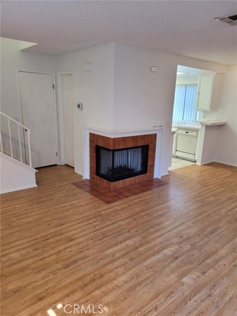 Building Photo - 2452 Chandler Ave