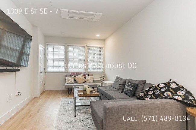 Building Photo - 1309 E St SE