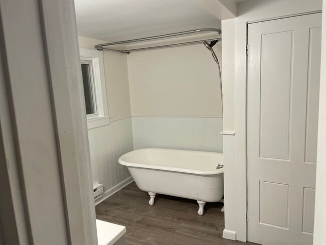 183B bath - 183 Washington St