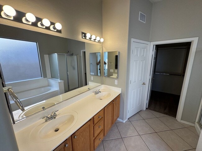 Building Photo - 3 Bedroom - 2 Bath - 2148 Sq. Ft. - Blakeman Ranch - Chandler