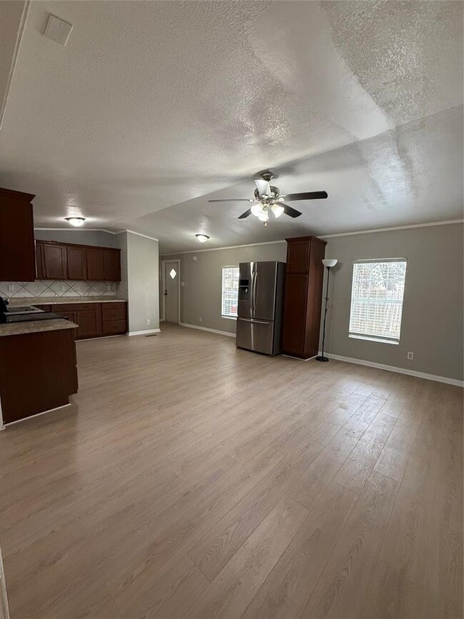 Building Photo - 7200 Fm 487