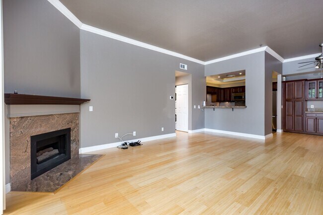 Building Photo - Heart of Bankers Hill at La Parc Chateau!