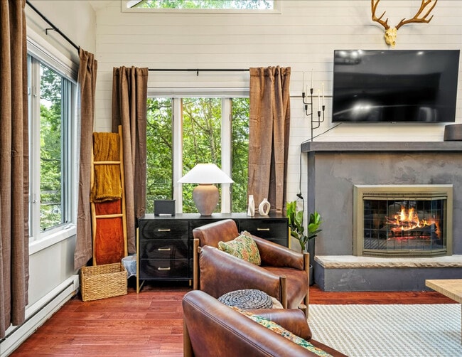 Building Photo - 1825 Jennifer Dr