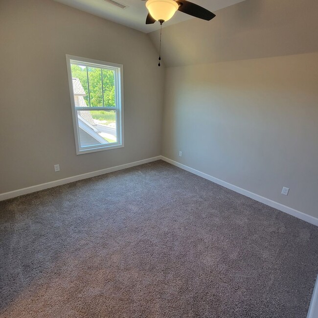 Building Photo - 3/2 Townhouse-Cookeville, TN