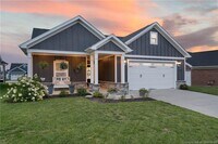 Building Photo - Luxury Living on the Course – For Rent