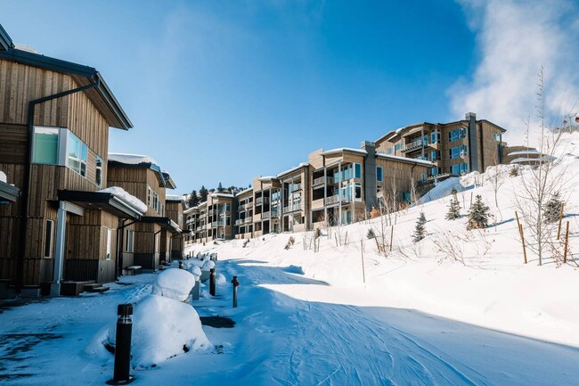 Building Photo - 2752 W High Mountain Rd