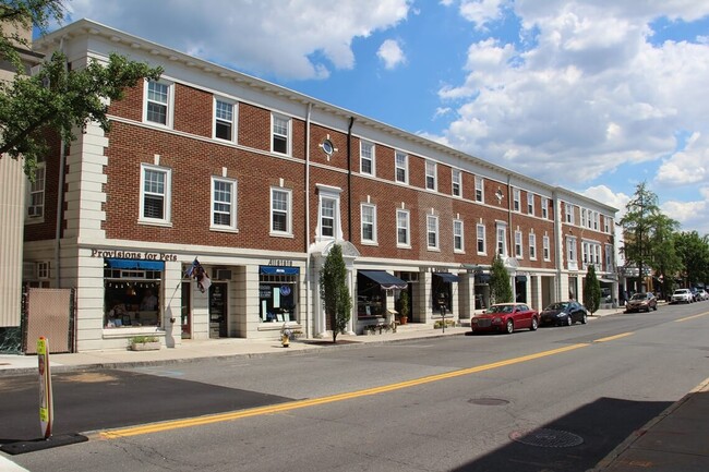 Building Photo - 106 Kraft Ave