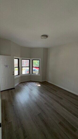Building Photo - 5344 S Carpenter St