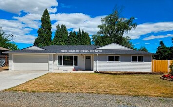 Building Photo - 3Bd/2.5Ba Single Story Home-For viewing!