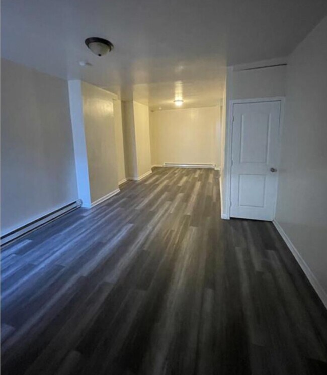 Building Photo - 2 Bedroom House for Rent