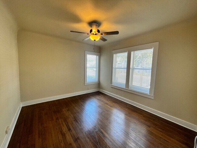 Building Photo - 424 E Ashby Pl